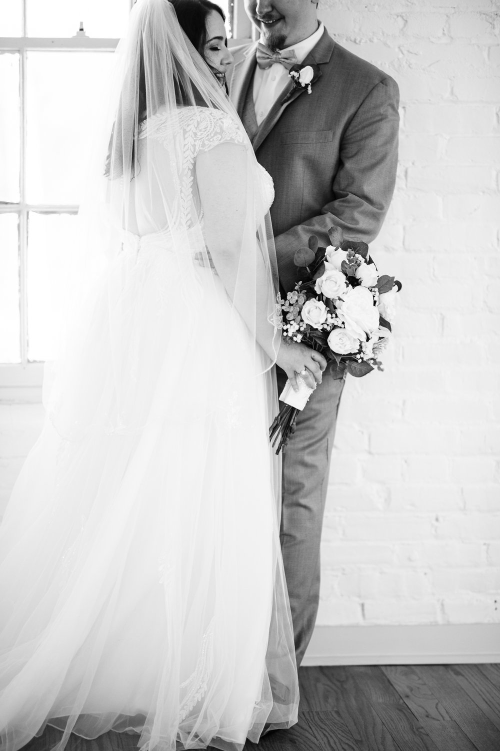 WoolenMill_TheSIlkMill_WinterWedding_FredericksburgWeddingVenue_DowntownFredericksburg_VirginiaWeddingVenue_youseephotography_pic145.jpg