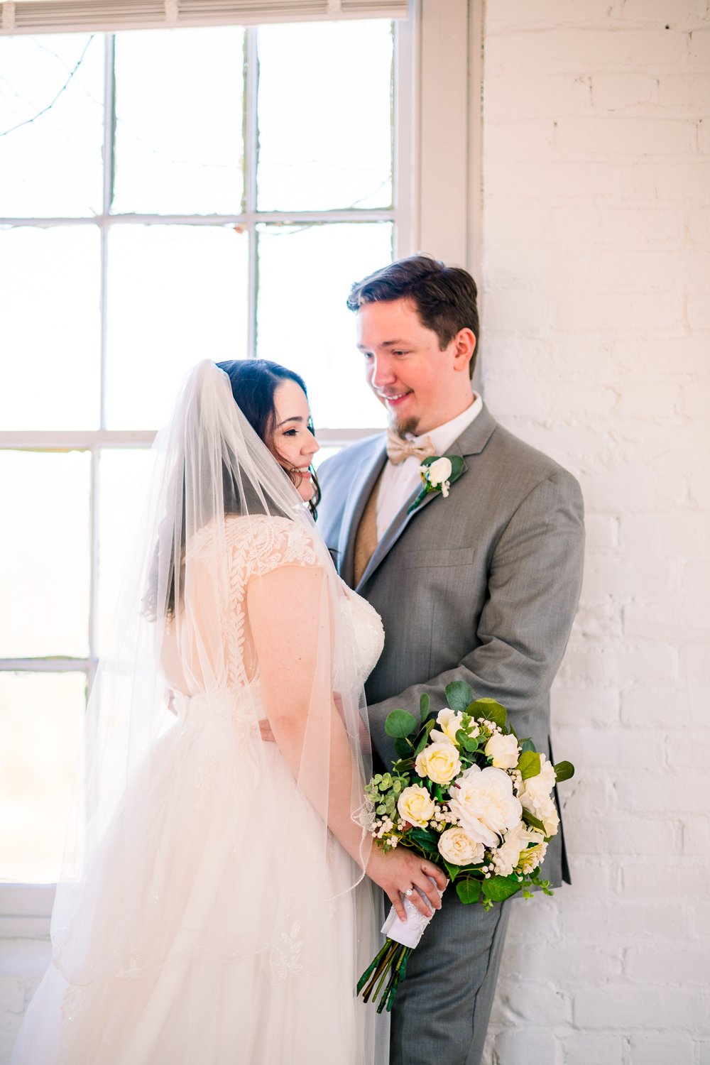 WoolenMill_TheSIlkMill_WinterWedding_FredericksburgWeddingVenue_DowntownFredericksburg_VirginiaWeddingVenue_youseephotography_pic146.jpg