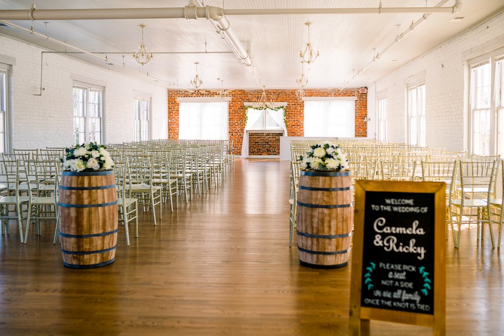 WoolenMill_TheSIlkMill_WinterWedding_FredericksburgWeddingVenue_DowntownFredericksburg_VirginiaWeddingVenue_youseephotography_pic152.jpg