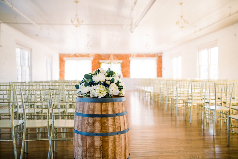 WoolenMill_TheSIlkMill_WinterWedding_FredericksburgWeddingVenue_DowntownFredericksburg_VirginiaWeddingVenue_youseephotography_pic153.jpg