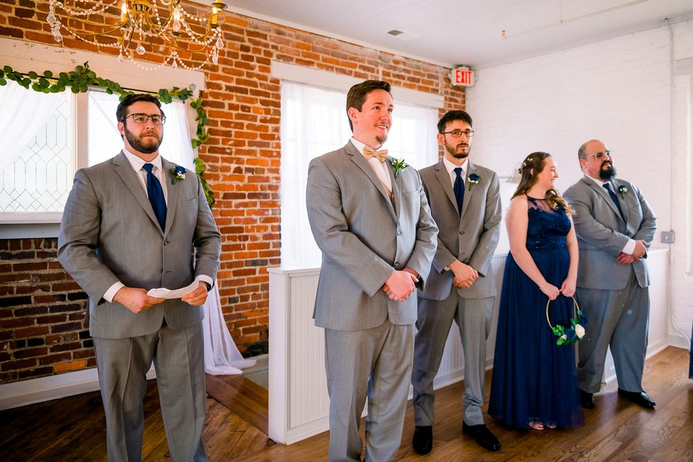 WoolenMill_TheSIlkMill_WinterWedding_FredericksburgWeddingVenue_DowntownFredericksburg_VirginiaWeddingVenue_youseephotography_pic163.jpg