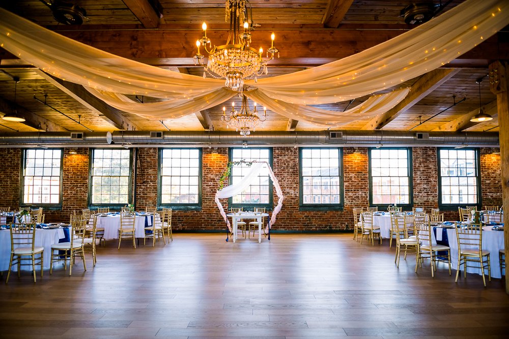 WoolenMill_TheSIlkMill_WinterWedding_FredericksburgWeddingVenue_DowntownFredericksburg_VirginiaWeddingVenue_youseephotography_pic215.jpg