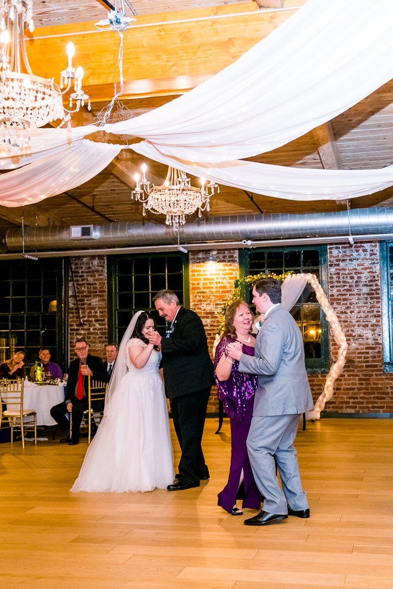 WoolenMill_TheSIlkMill_WinterWedding_FredericksburgWeddingVenue_DowntownFredericksburg_VirginiaWeddingVenue_youseephotography_pic244.jpg