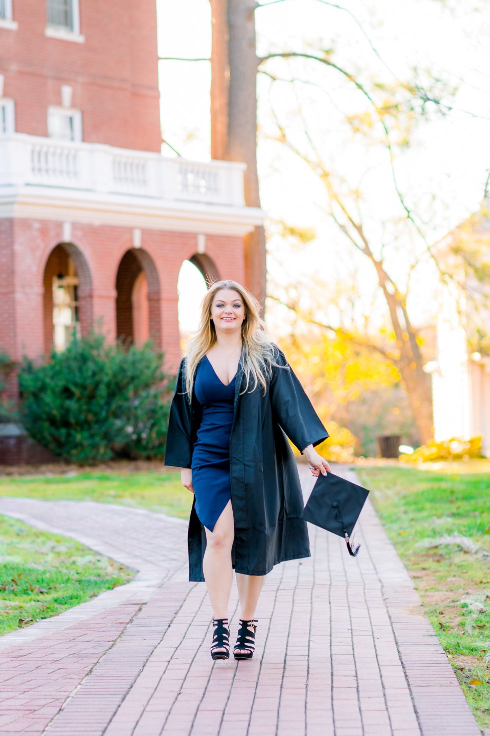 DowntownFredericksburg_GraduationPhoto_SeniorSession_fredericksburgphotographer_youseephotography_Kaitlynn_blogpic34.jpg