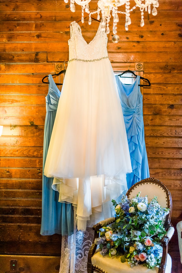 GlasgowFarm_RainWedding_Spring_FredericksburgWeddingphotographer_youseephotography_LeslieNick_blogpic12.jpg