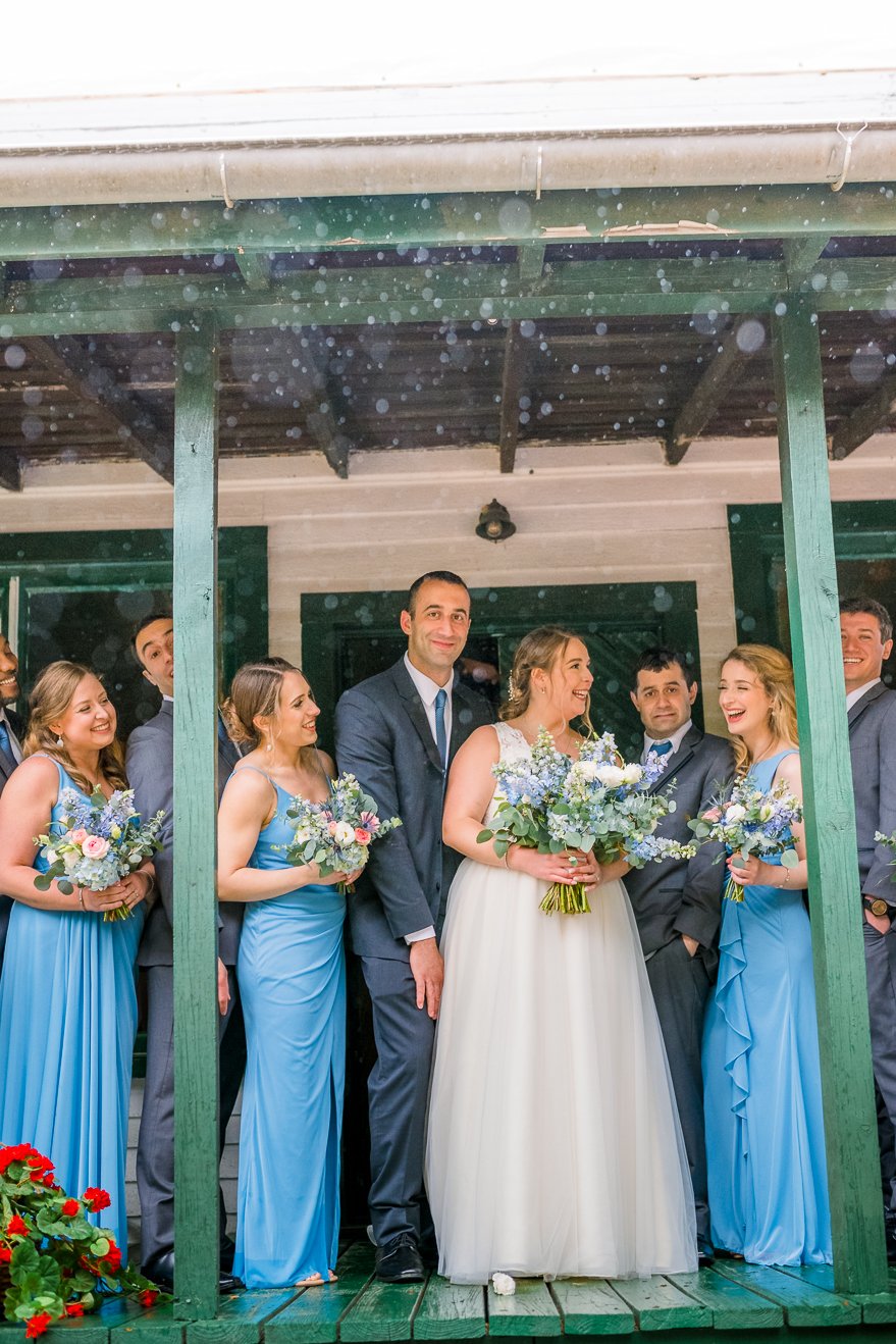 GlasgowFarm_RainWedding_Spring_FredericksburgWeddingphotographer_youseephotography_LeslieNick_blogpic154.jpg