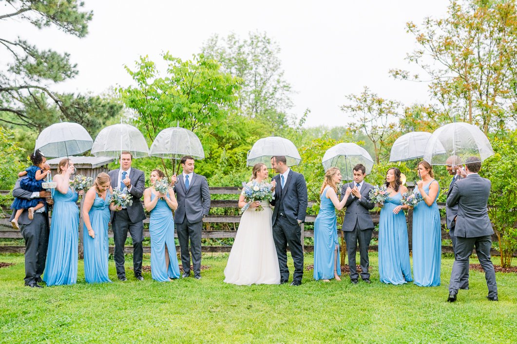 GlasgowFarm_RainWedding_Spring_FredericksburgWeddingphotographer_youseephotography_LeslieNick_blogpic203.jpg