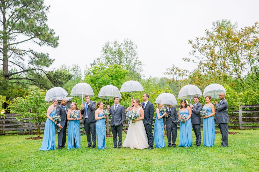 GlasgowFarm_RainWedding_Spring_FredericksburgWeddingphotographer_youseephotography_LeslieNick_blogpic204.jpg