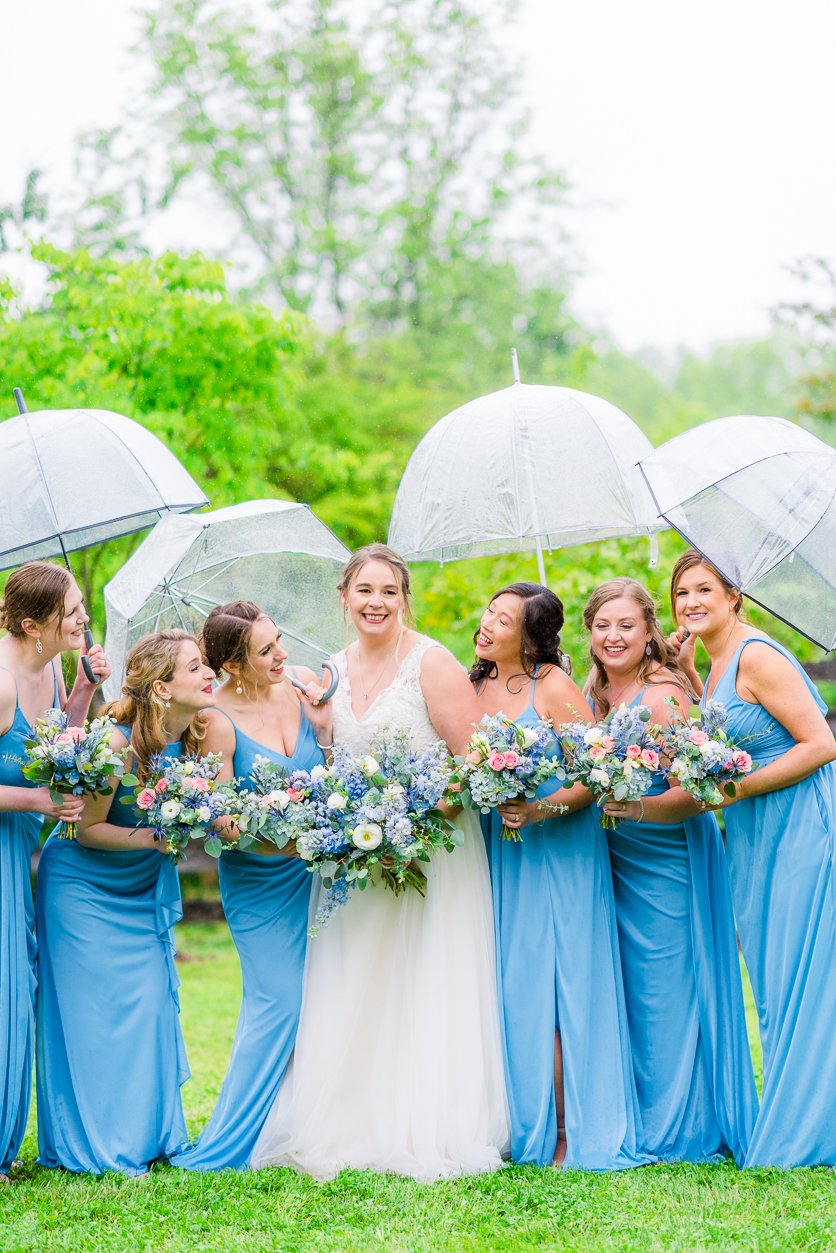 GlasgowFarm_RainWedding_Spring_FredericksburgWeddingphotographer_youseephotography_LeslieNick_blogpic178.jpg