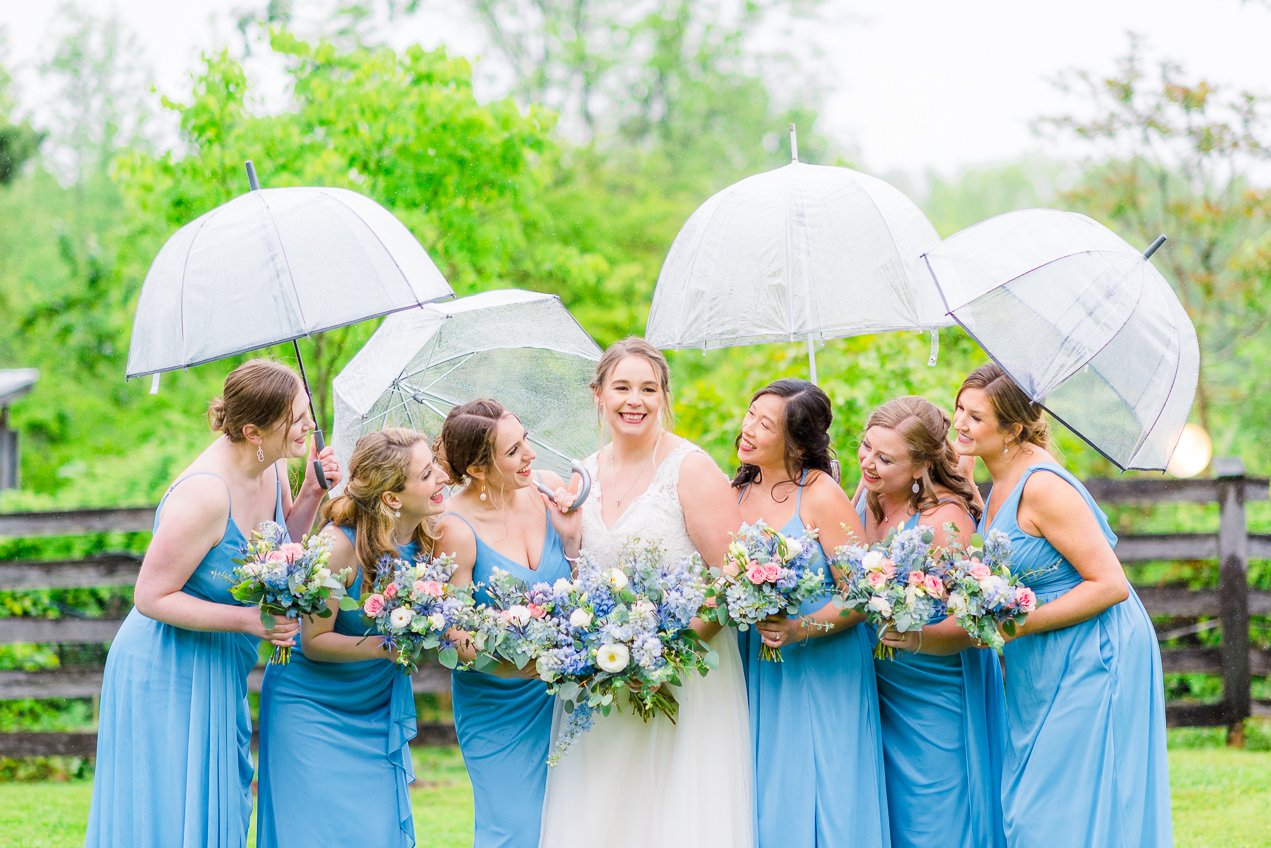 GlasgowFarm_RainWedding_Spring_FredericksburgWeddingphotographer_youseephotography_LeslieNick_blogpic179.jpg