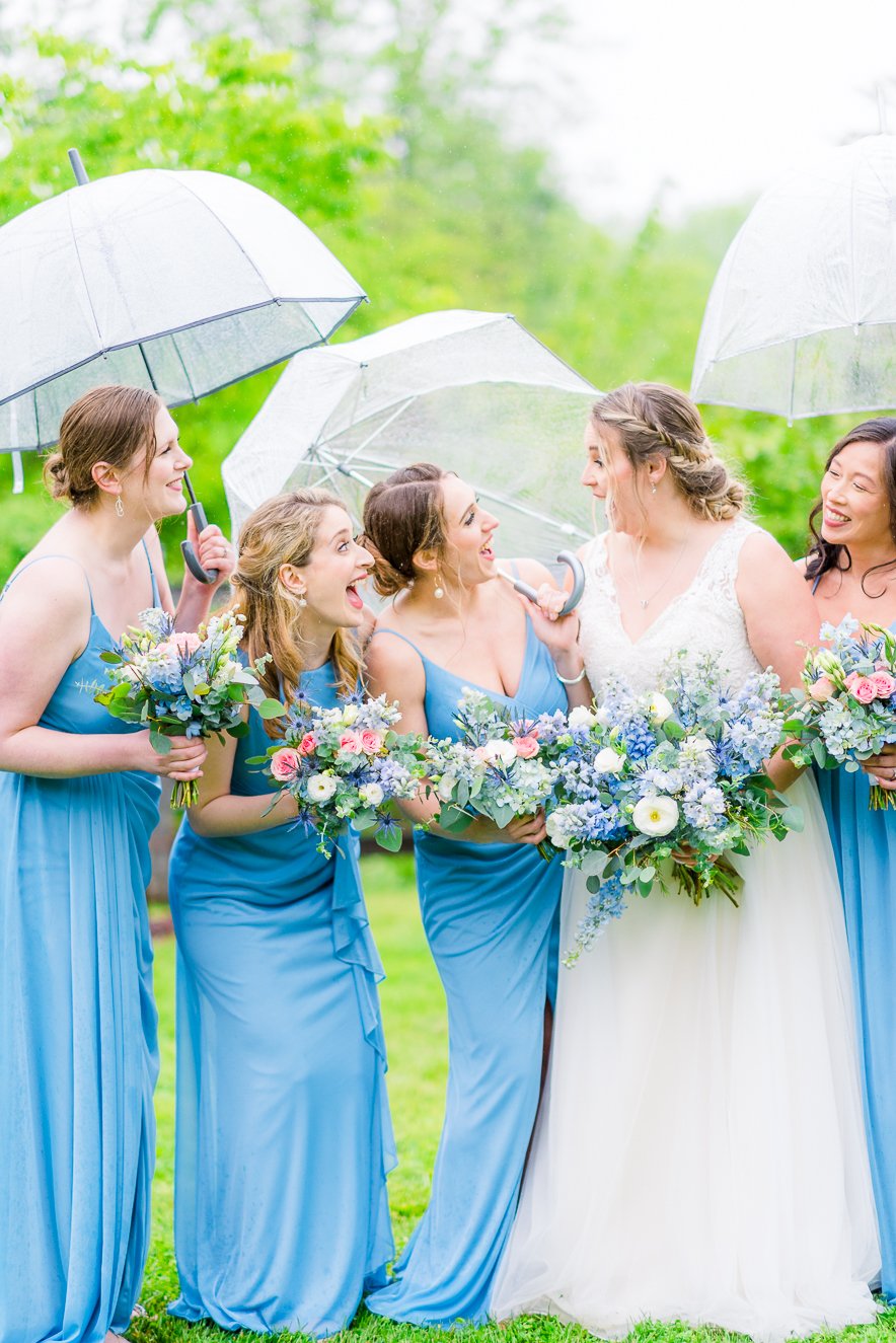 GlasgowFarm_RainWedding_Spring_FredericksburgWeddingphotographer_youseephotography_LeslieNick_blogpic181.jpg