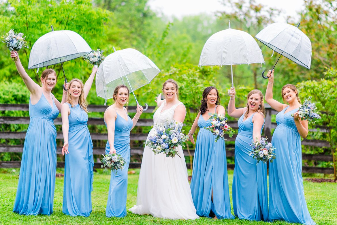 GlasgowFarm_RainWedding_Spring_FredericksburgWeddingphotographer_youseephotography_LeslieNick_blogpic182.jpg