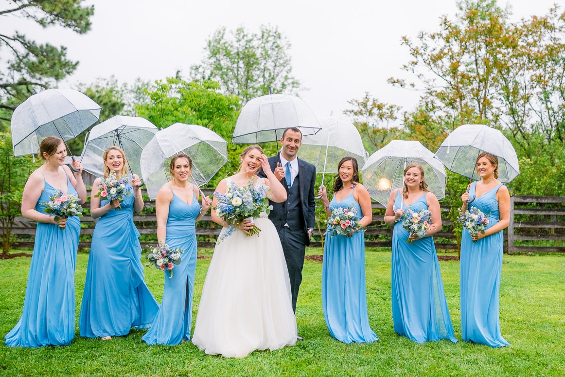 GlasgowFarm_RainWedding_Spring_FredericksburgWeddingphotographer_youseephotography_LeslieNick_blogpic250.jpg