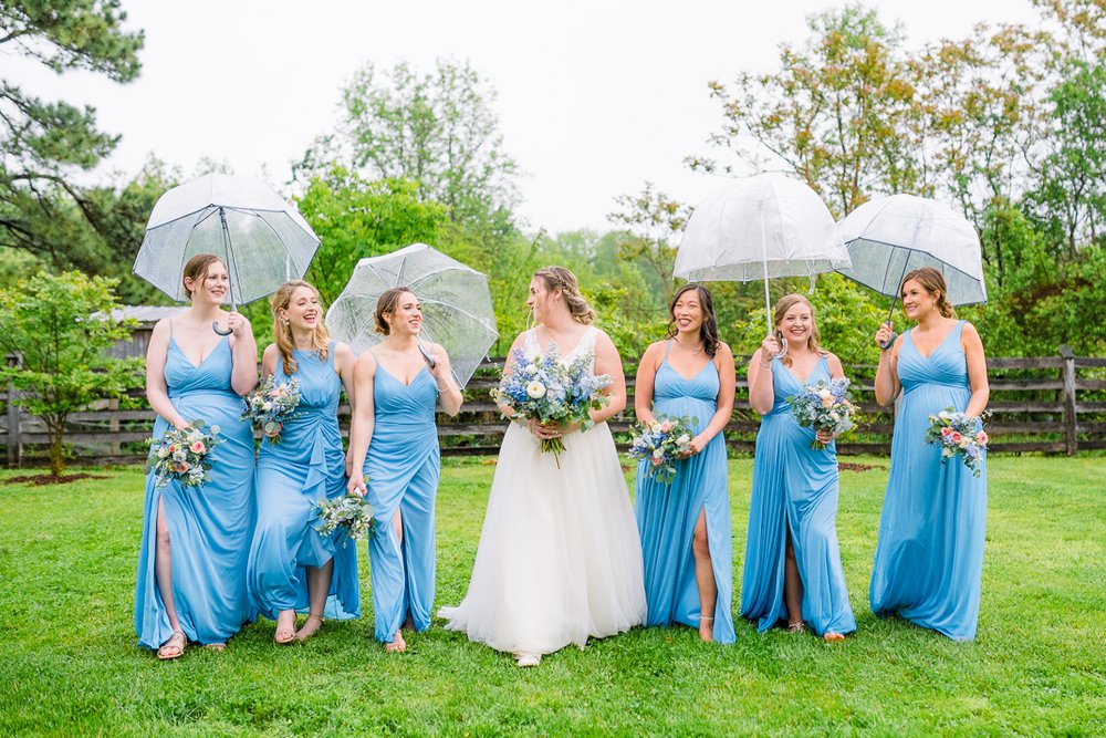 GlasgowFarm_RainWedding_Spring_FredericksburgWeddingphotographer_youseephotography_LeslieNick_blogpic253.jpg