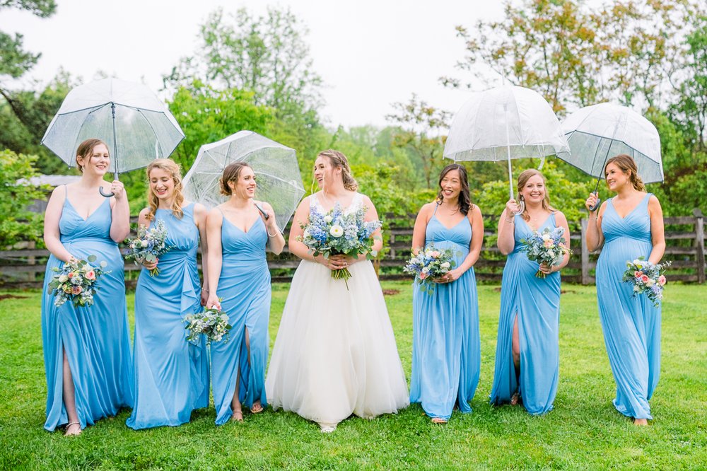 GlasgowFarm_RainWedding_Spring_FredericksburgWeddingphotographer_youseephotography_LeslieNick_blogpic254.jpg