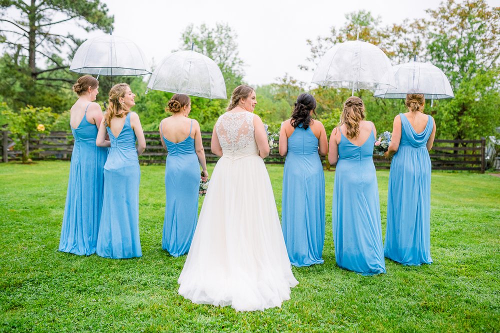 GlasgowFarm_RainWedding_Spring_FredericksburgWeddingphotographer_youseephotography_LeslieNick_blogpic256.jpg