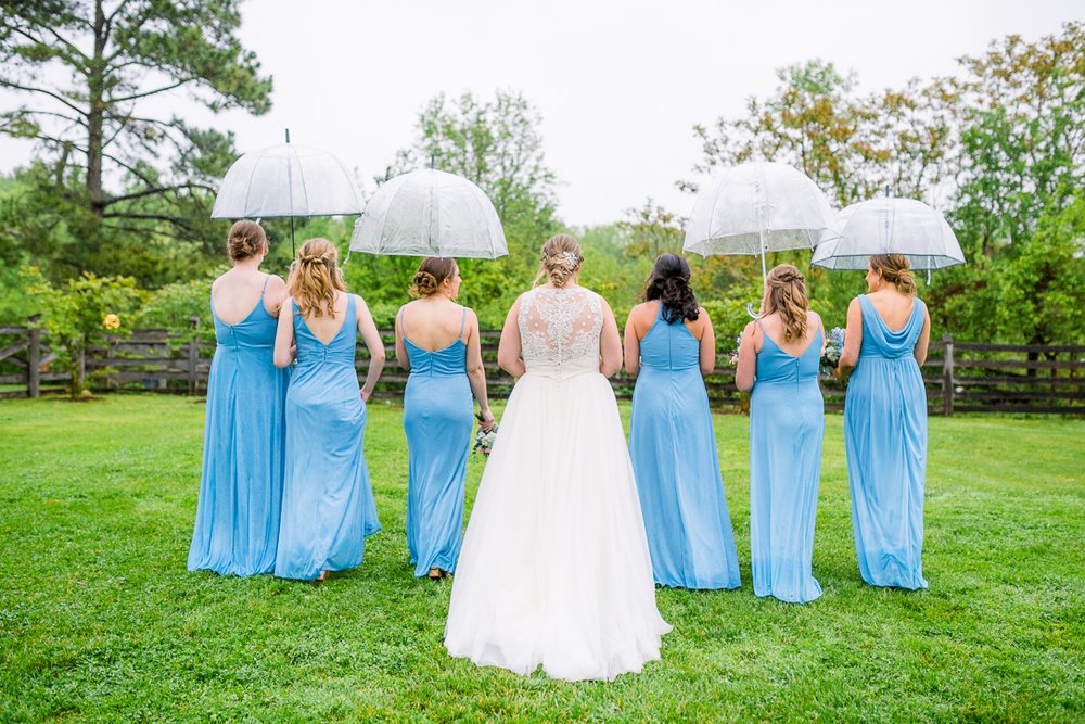 GlasgowFarm_RainWedding_Spring_FredericksburgWeddingphotographer_youseephotography_LeslieNick_blogpic258.jpg