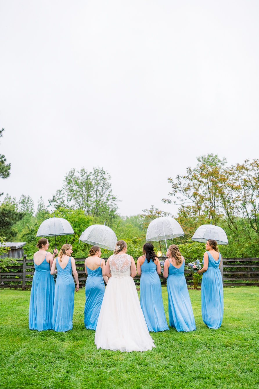 GlasgowFarm_RainWedding_Spring_FredericksburgWeddingphotographer_youseephotography_LeslieNick_blogpic259.jpg