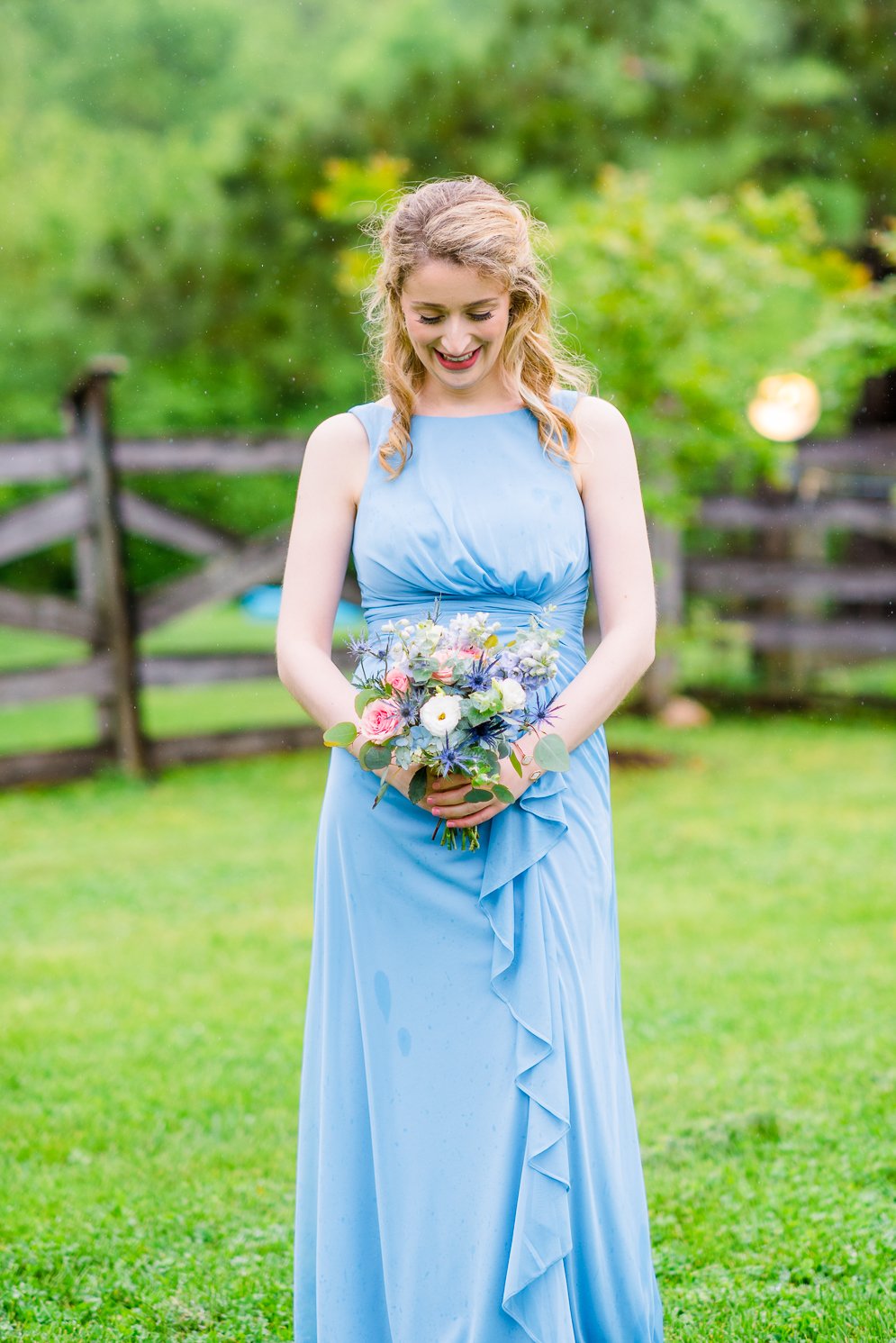 GlasgowFarm_RainWedding_Spring_FredericksburgWeddingphotographer_youseephotography_LeslieNick_blogpic193.jpg