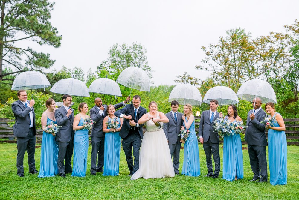 GlasgowFarm_RainWedding_Spring_FredericksburgWeddingphotographer_youseephotography_LeslieNick_blogpic260.jpg