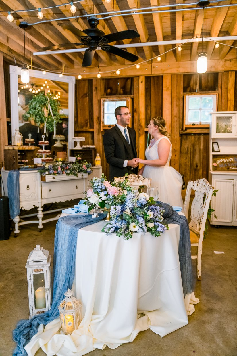 GlasgowFarm_RainWedding_Spring_FredericksburgWeddingphotographer_youseephotography_LeslieNick_blogpic304.jpg