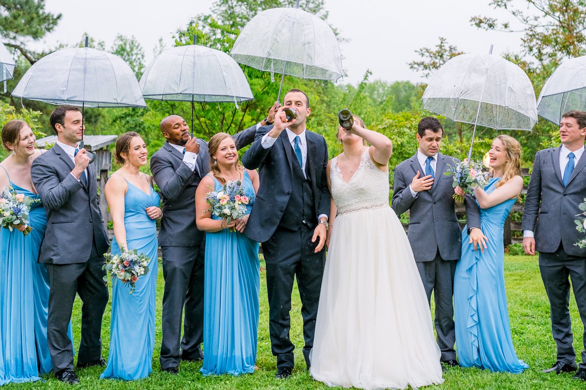 GlasgowFarm_RainWedding_Spring_FredericksburgWeddingphotographer_youseephotography_LeslieNick_blogpic230.jpg