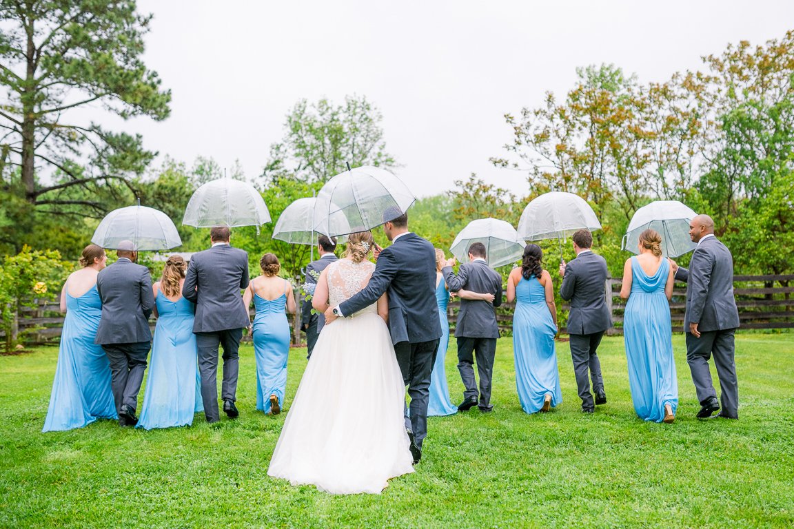 GlasgowFarm_RainWedding_Spring_FredericksburgWeddingphotographer_youseephotography_LeslieNick_blogpic218.jpg