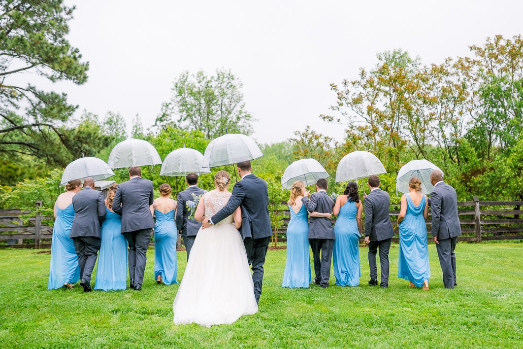 GlasgowFarm_RainWedding_Spring_FredericksburgWeddingphotographer_youseephotography_LeslieNick_blogpic219.jpg