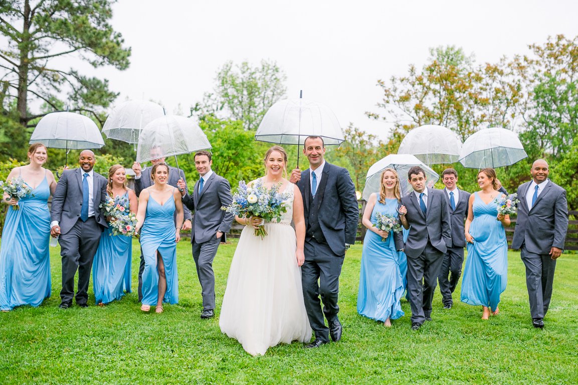 GlasgowFarm_RainWedding_Spring_FredericksburgWeddingphotographer_youseephotography_LeslieNick_blogpic217.jpg