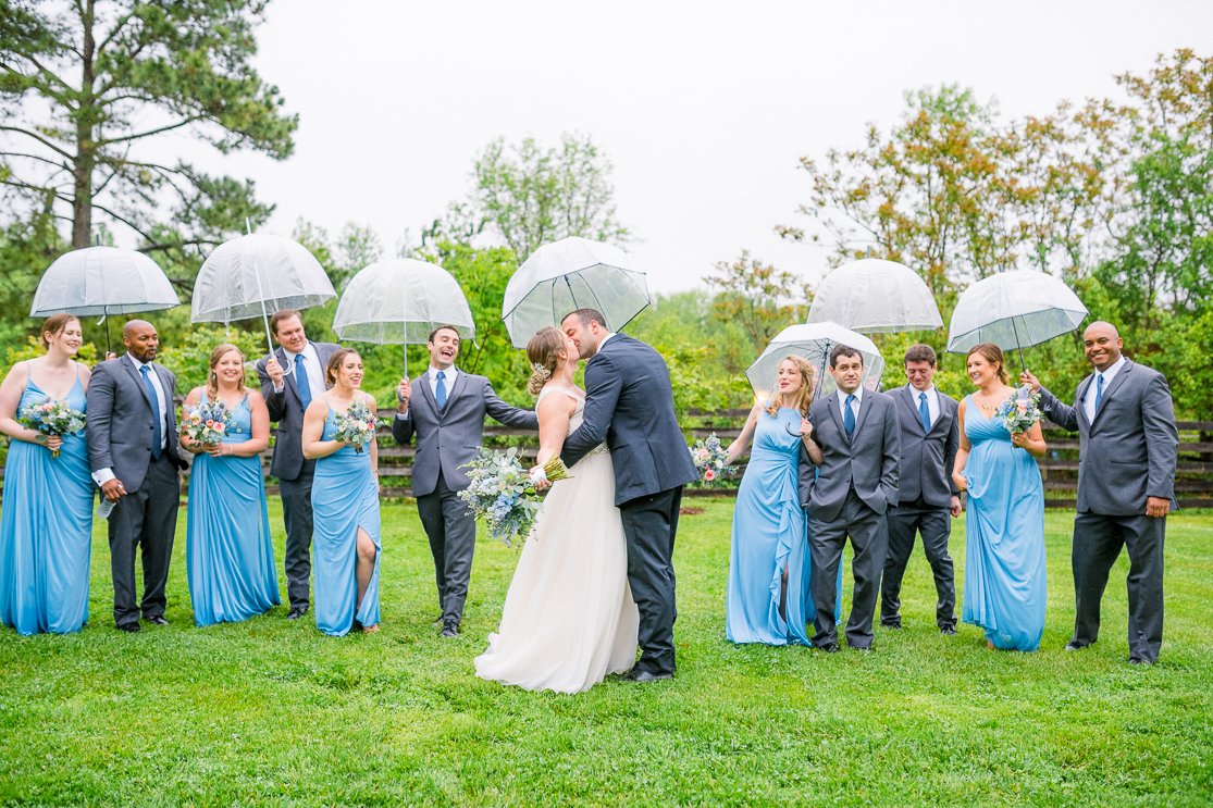 GlasgowFarm_RainWedding_Spring_FredericksburgWeddingphotographer_youseephotography_LeslieNick_blogpic214.jpg