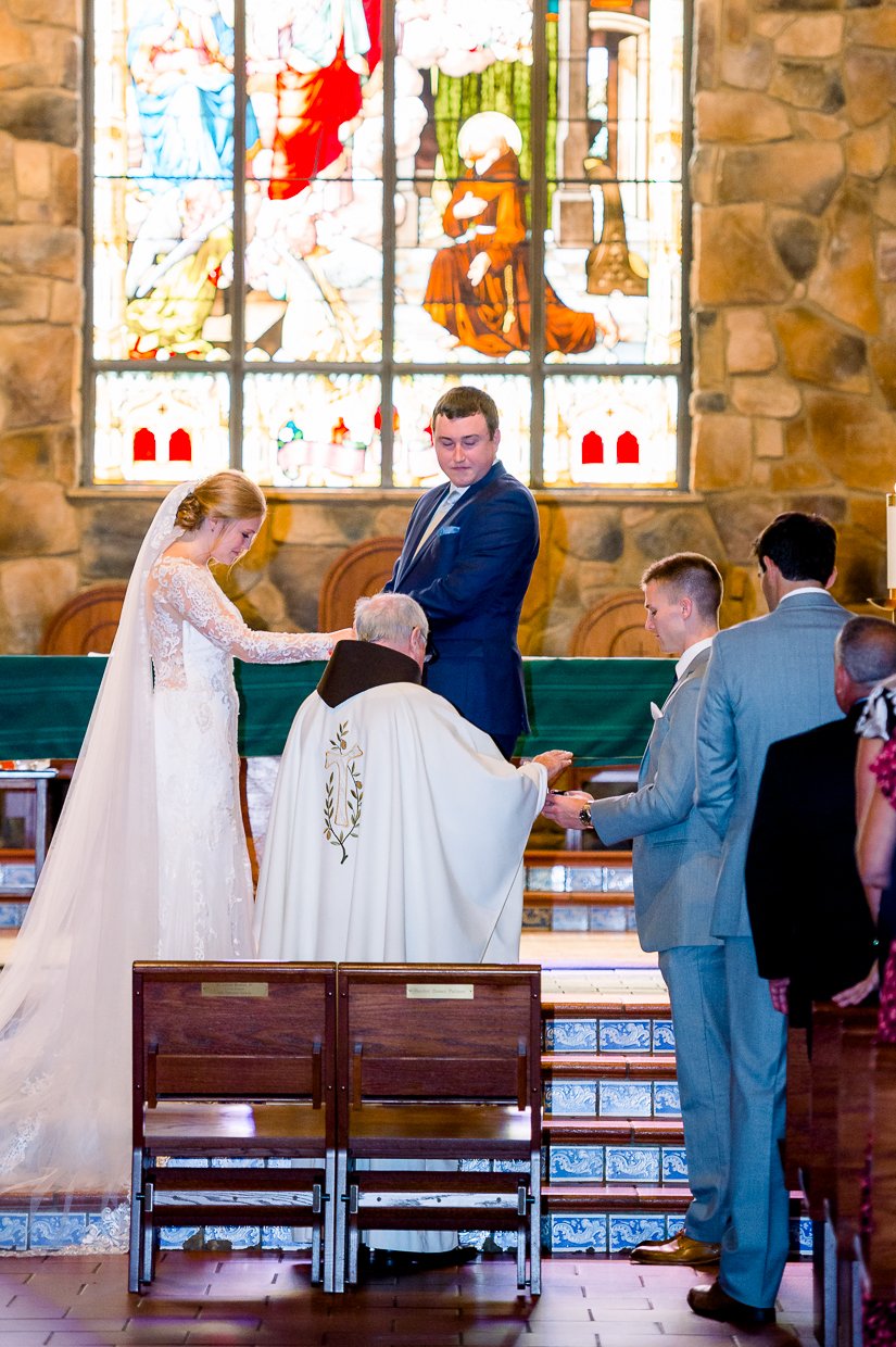 PrinceWilliamCountyWedding_StFrancisOfAssisi_CatholicChurchWedding_FallColors_youseephotography_JT_pic43.jpg