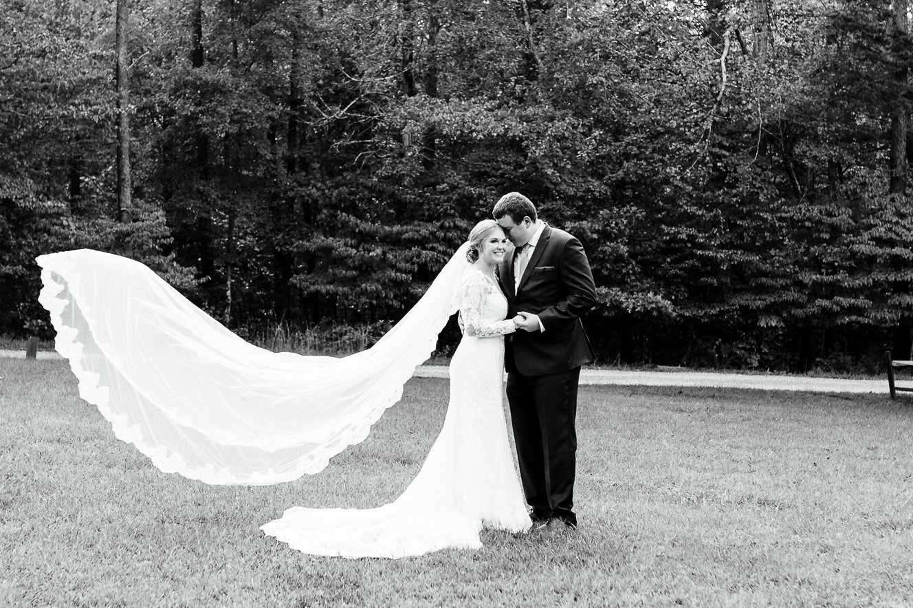 PrinceWilliamCountyWedding_StFrancisOfAssisi_CatholicChurchWedding_FallColors_youseephotography_JT_pic95.jpg