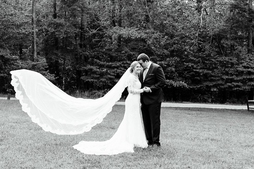 PrinceWilliamCountyWedding_StFrancisOfAssisi_CatholicChurchWedding_FallColors_youseephotography_JT_pic95.jpg