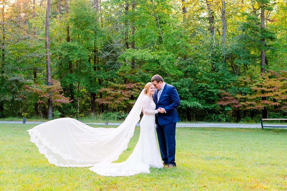 PrinceWilliamCountyWedding_StFrancisOfAssisi_CatholicChurchWedding_FallColors_youseephotography_JT_pic96.jpg