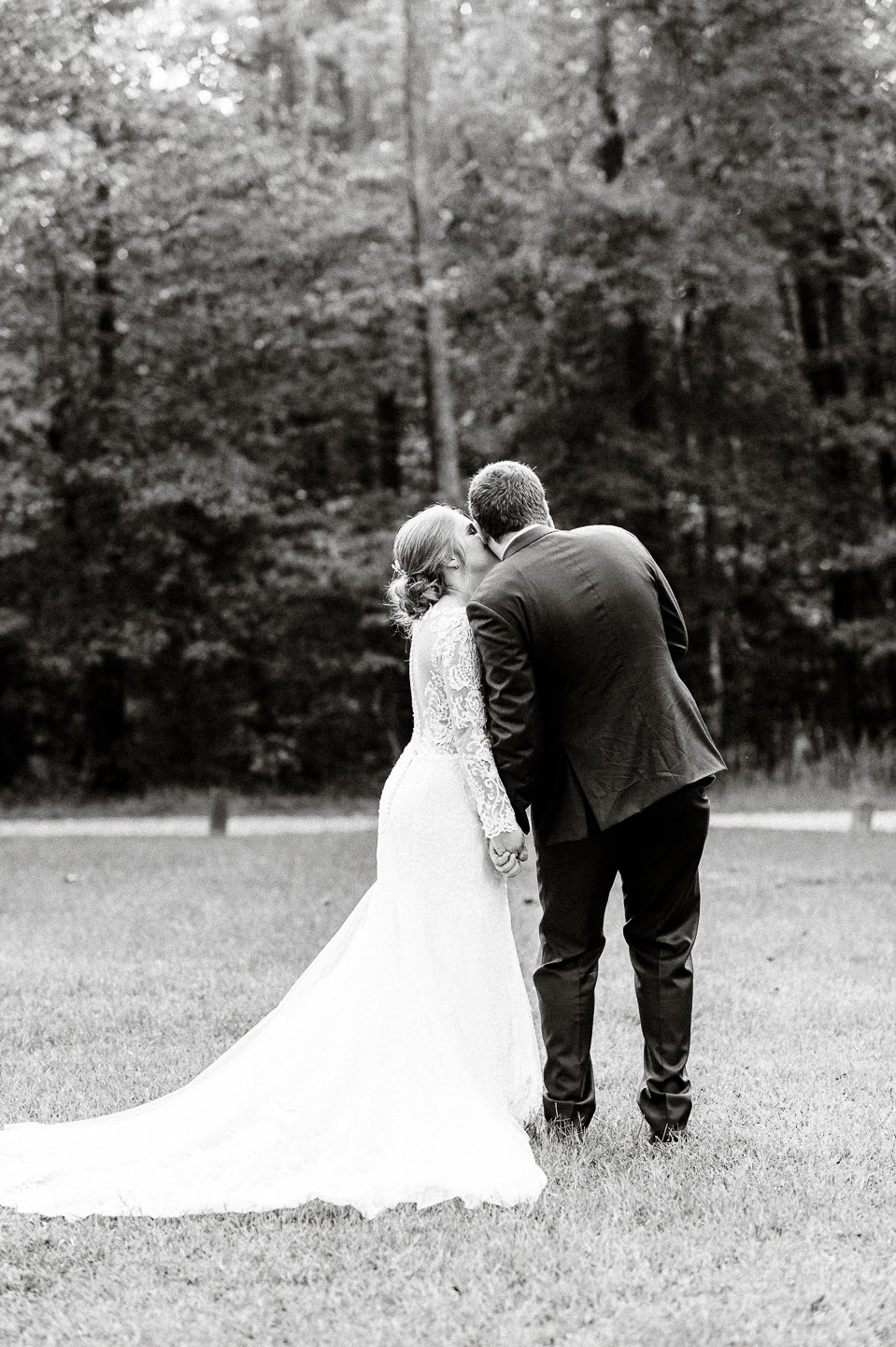 PrinceWilliamCountyWedding_StFrancisOfAssisi_CatholicChurchWedding_FallColors_youseephotography_JT_pic125.jpg