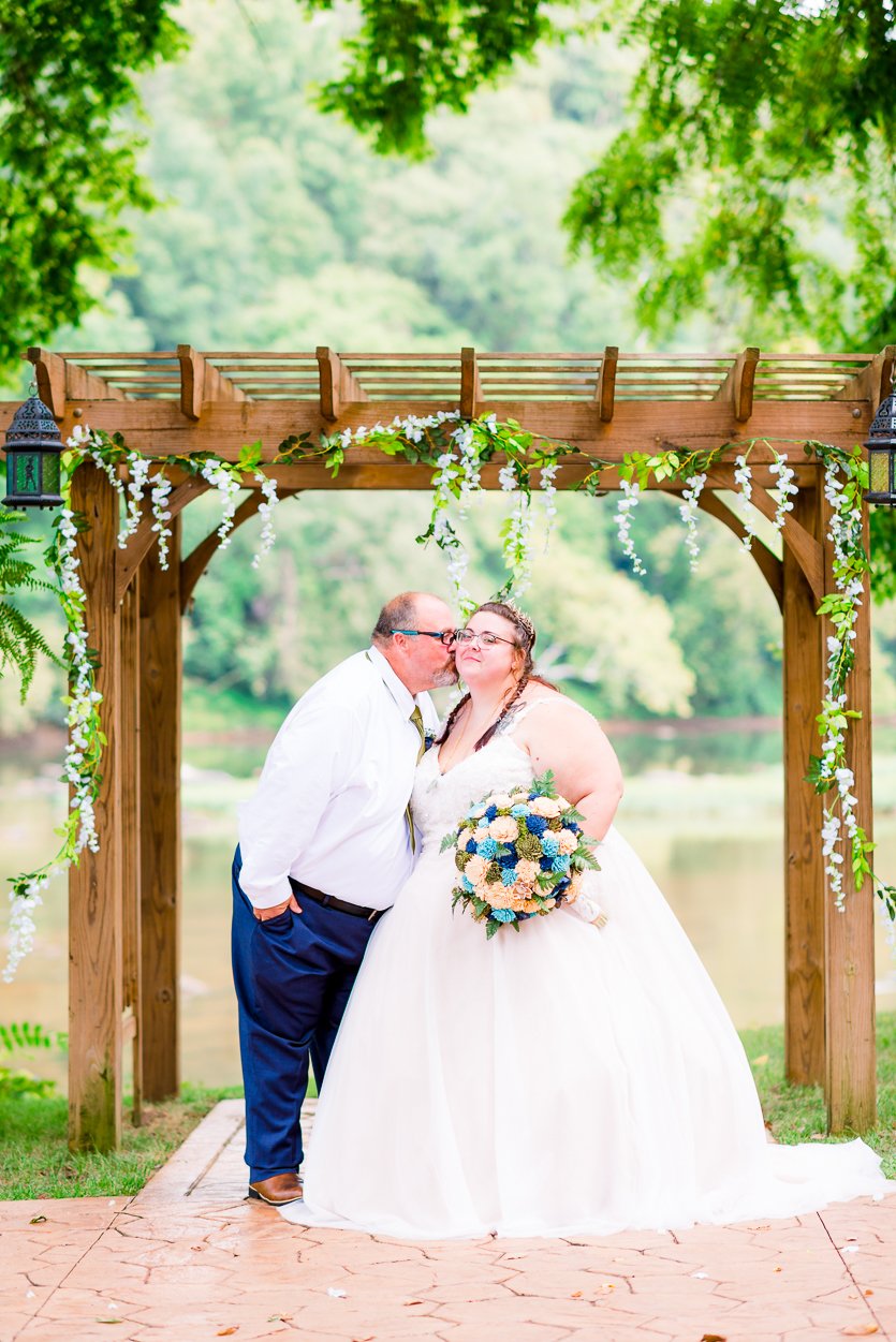 RiversideWeddingsByClore_FredericksburgWedding_youseephotography_LyndseyRoy_blog_pic30.jpg