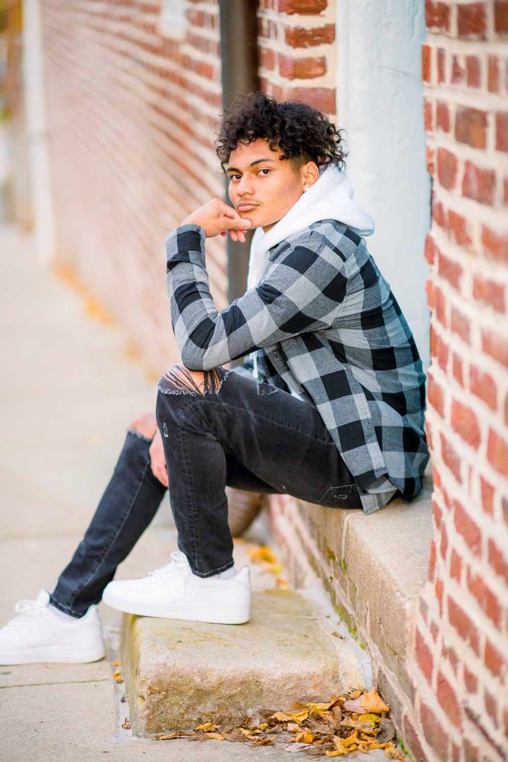 DowntownFredericksburg_SeniorSession_SeniorGuys_FallPhotos_youseephotography_Jayden_picblog26.jpg