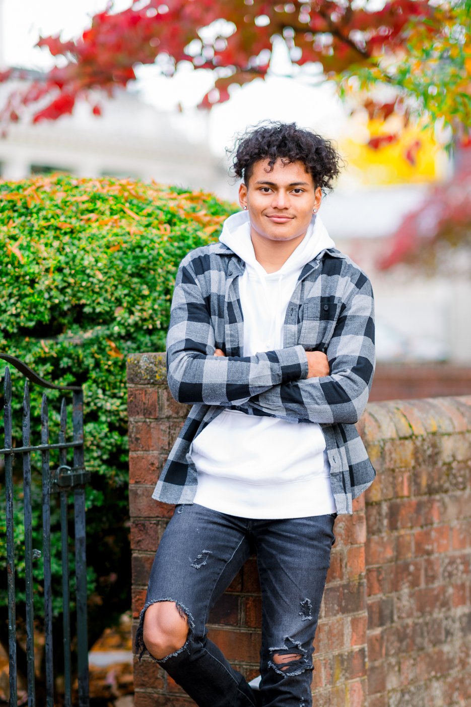 DowntownFredericksburg_SeniorSession_SeniorGuys_FallPhotos_youseephotography_Jayden_picblog38.jpg