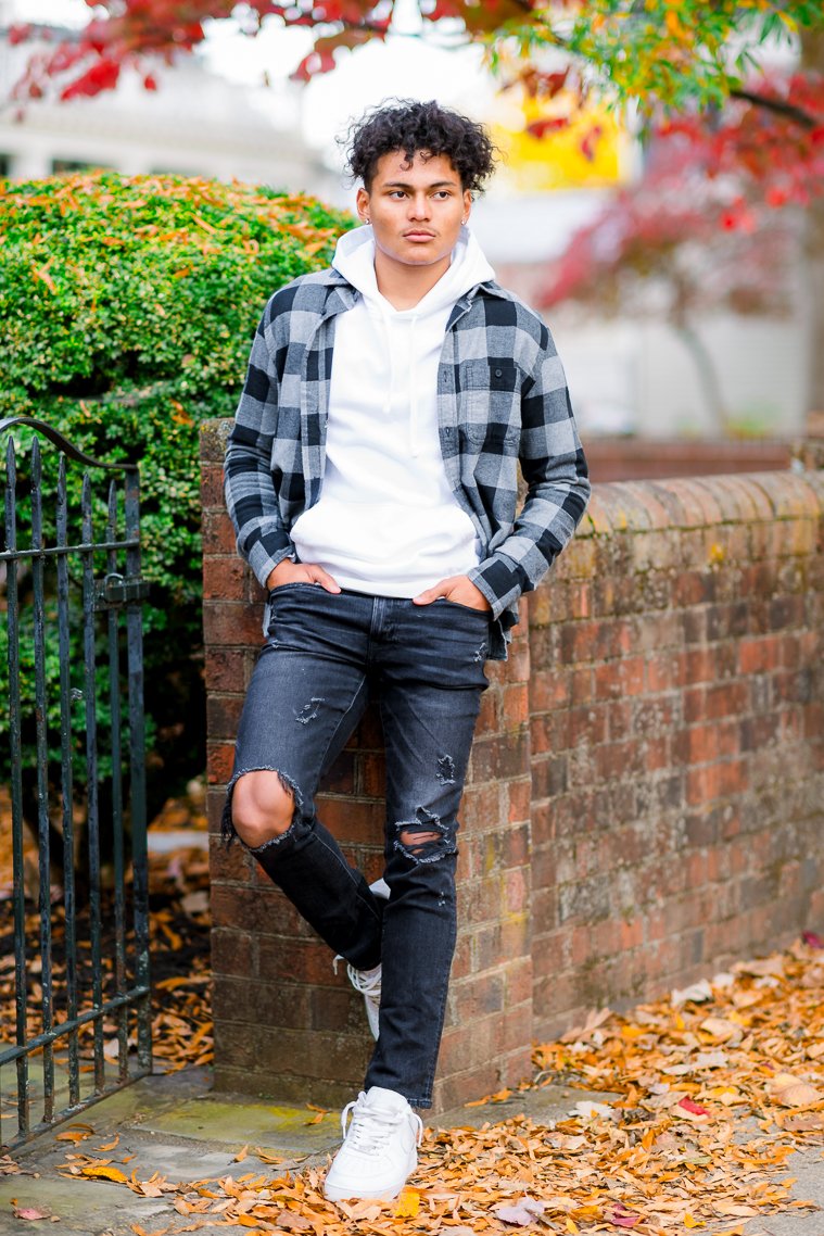 DowntownFredericksburg_SeniorSession_SeniorGuys_FallPhotos_youseephotography_Jayden_picblog14.jpg