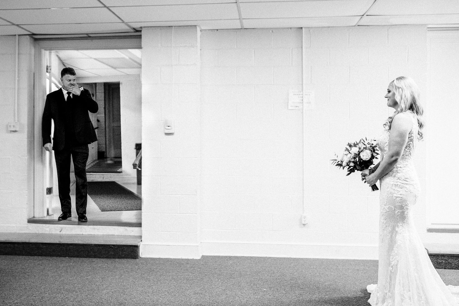 DowntownFredericksburgWedding_ChurchWedding_FallWedding_youseephotography_MeredithSteven_blogpic44.jpg