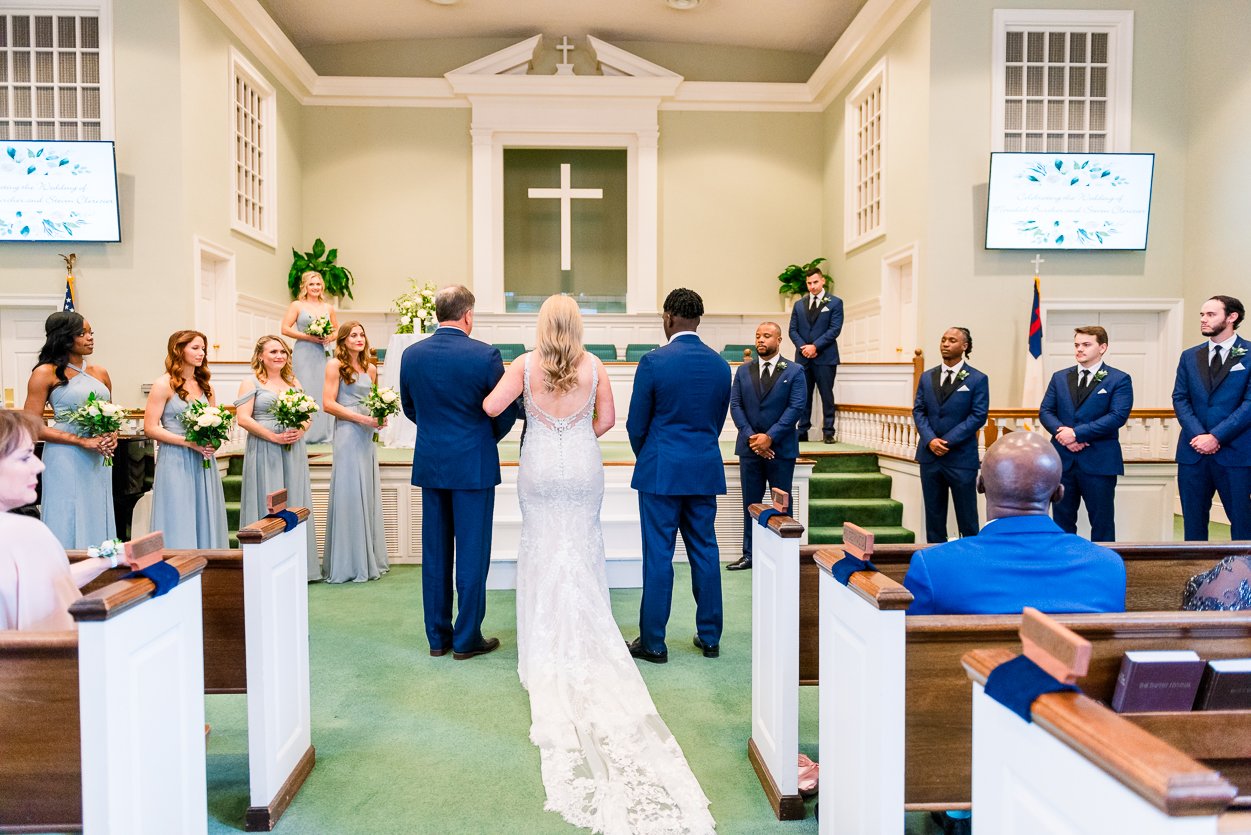 DowntownFredericksburgWedding_ChurchWedding_FallWedding_youseephotography_MeredithSteven_blogpic166.jpg