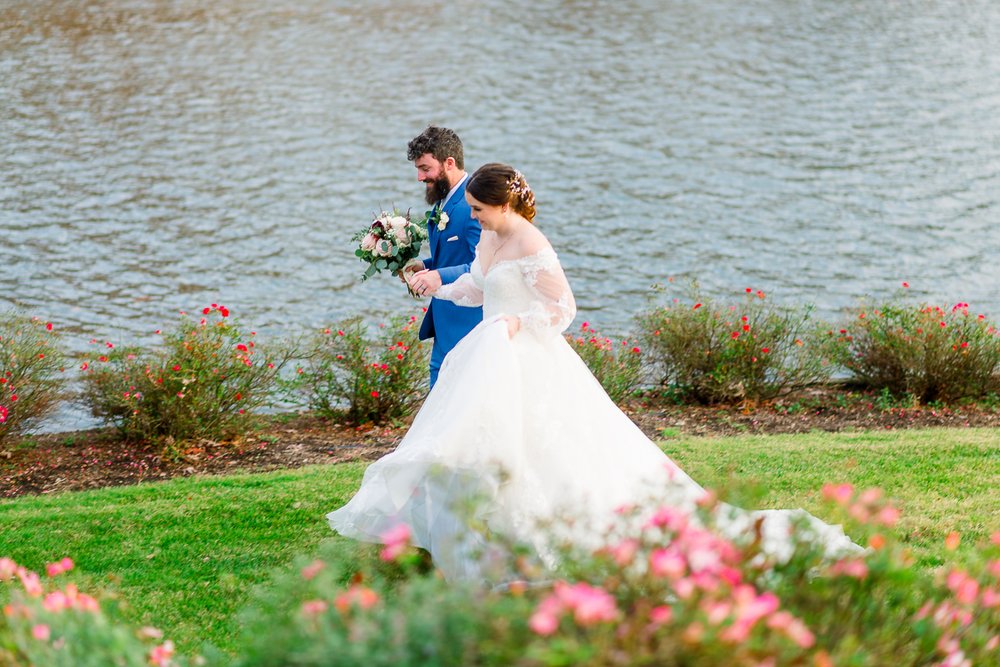 TheCoveAtFawnLake_FredericksburgWedding_StJudeChurchWedding_youseephotography_CarlyReace_blogpic207.jpg