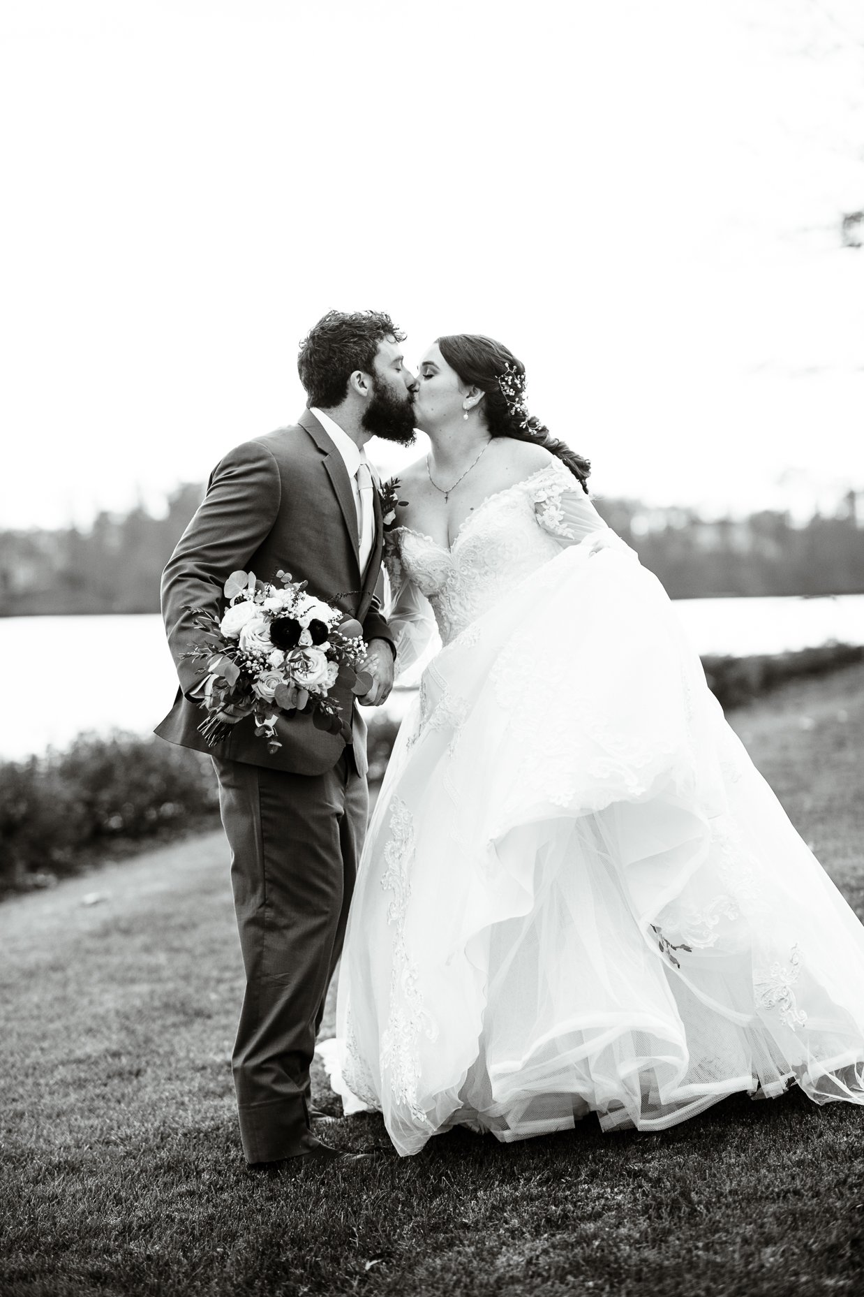 TheCoveAtFawnLake_FredericksburgWedding_StJudeChurchWedding_youseephotography_CarlyReace_blogpic204.jpg