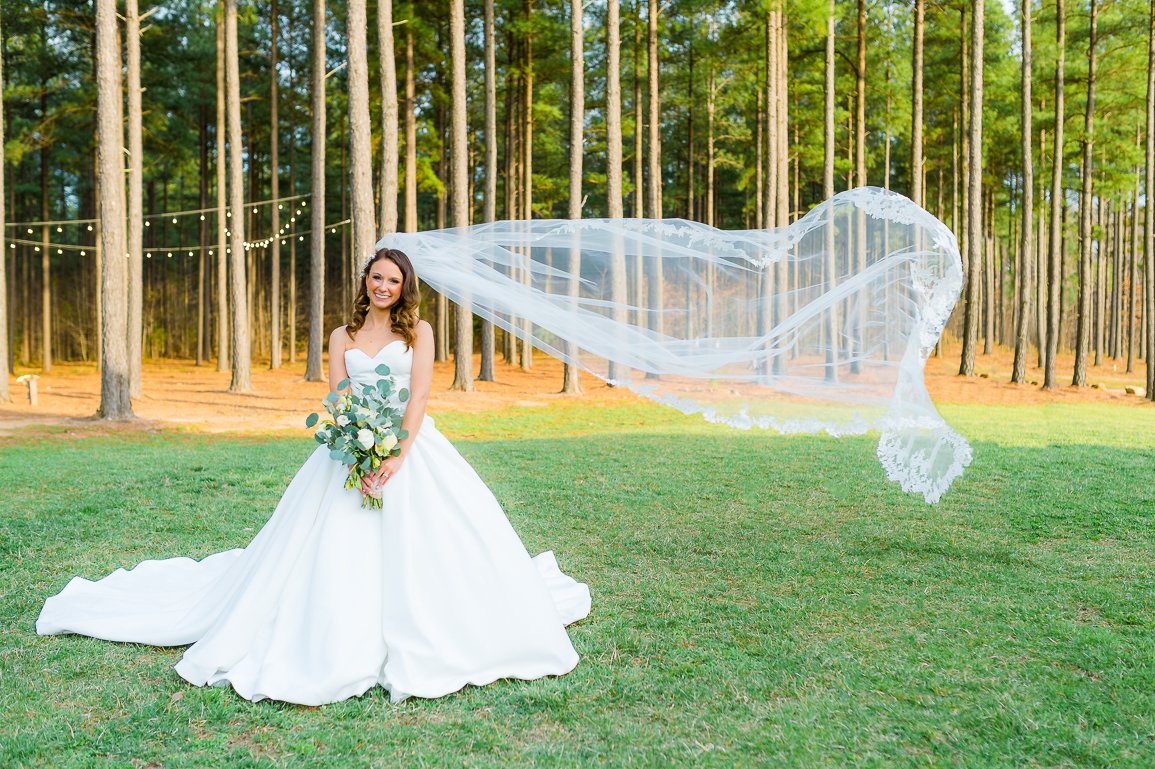 TheBarnAtTimberCreek_Spring_RichmondWeddingphotographer_youseephotography_LauranClint_blog_pic112.jpg