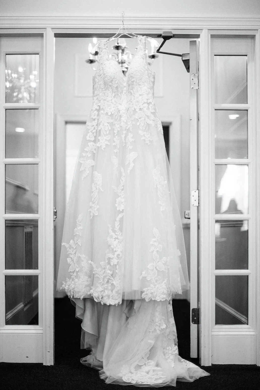 Downtown Fredericksburg_FallWedding_WeddingPhotographersFredericksburgVA_youseephotography_AlexBrandon_blogpic2.jpg