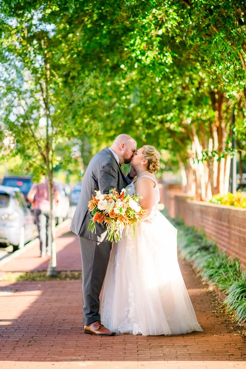 Downtown Fredericksburg_FallWedding_WeddingPhotographersFredericksburgVA_youseephotography_AlexBrandon_blogpic180.jpg