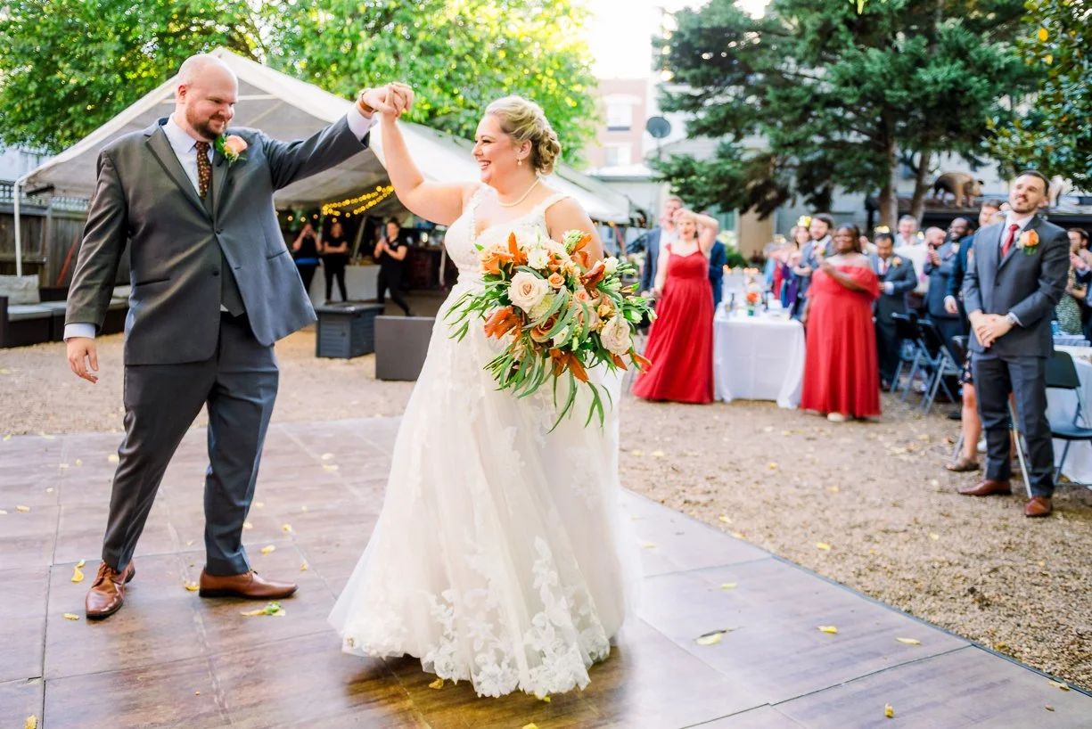 Downtown Fredericksburg_FallWedding_WeddingPhotographersFredericksburgVA_youseephotography_AlexBrandon_blogpic239.jpg