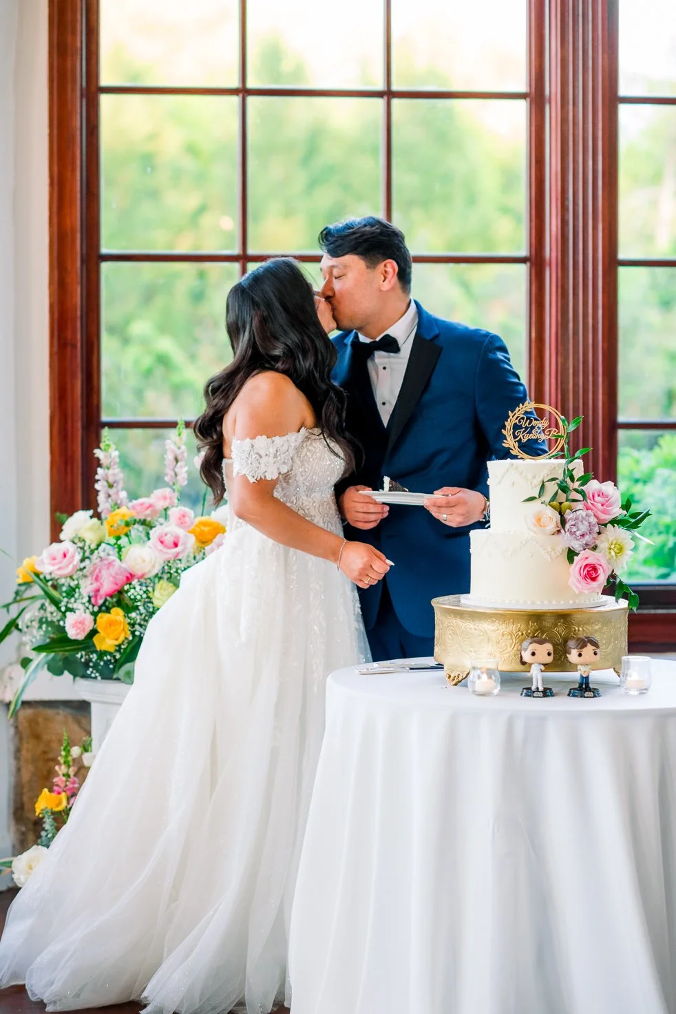 RaspberryPlainManor_Spring_WeddingPhotographersLeesburgVA_youseephotography_WendyBo_blogphoto250.jpg