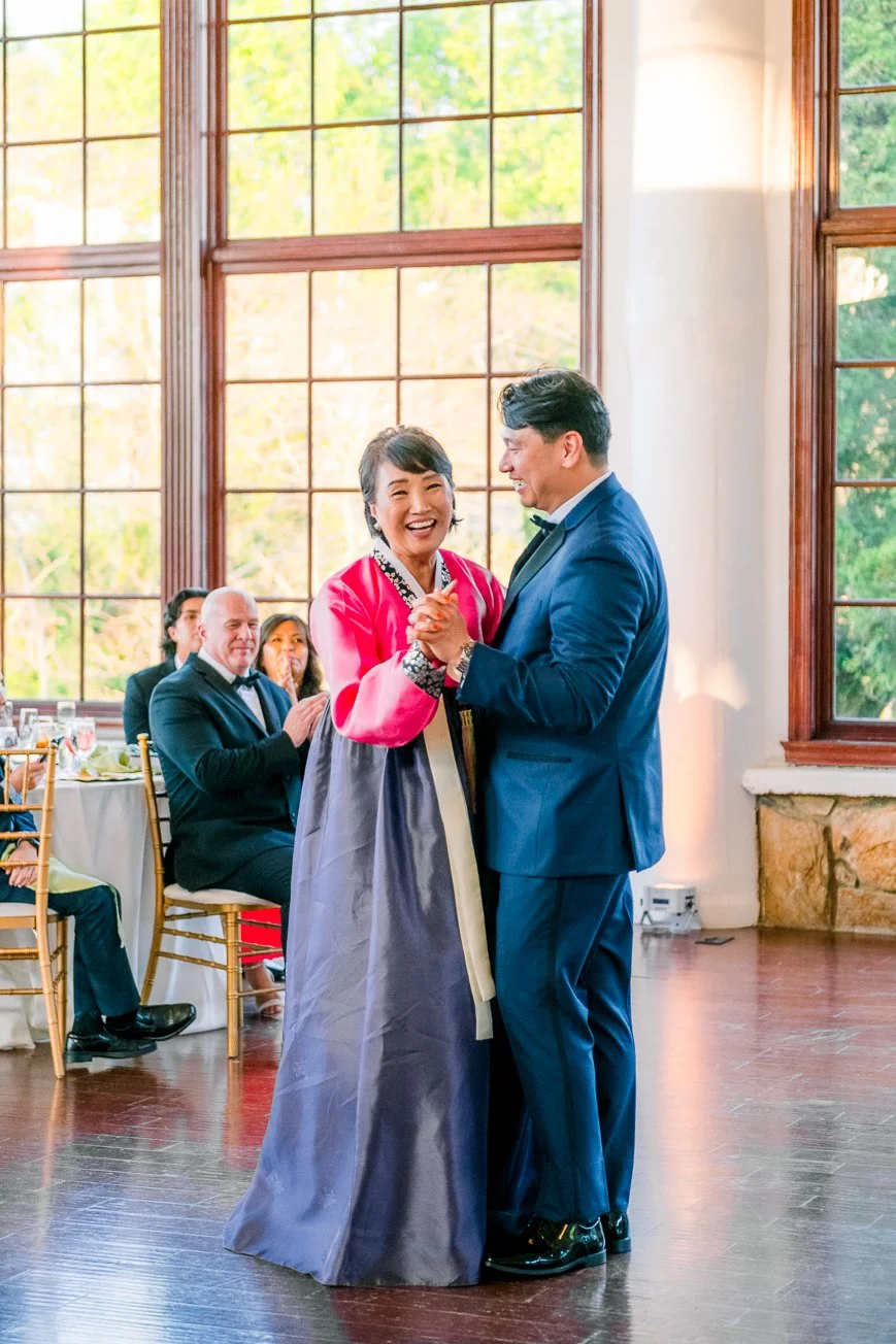 RaspberryPlainManor_Spring_WeddingPhotographersLeesburgVA_youseephotography_WendyBo_blogphoto256.jpg