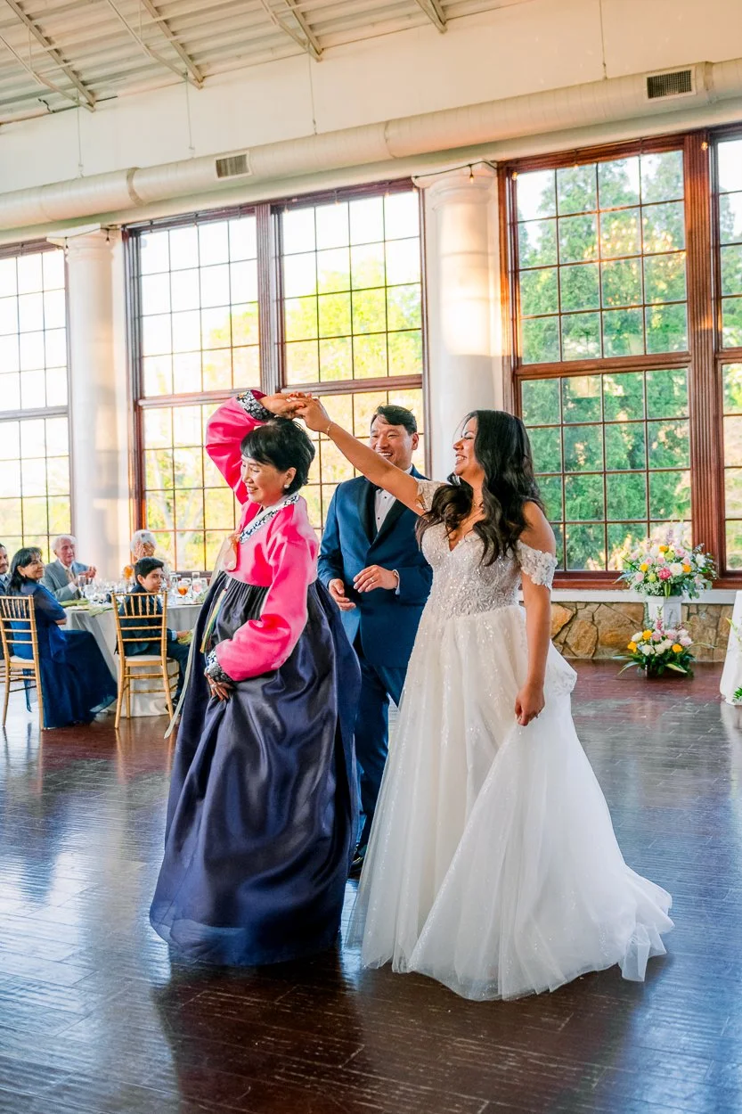 RaspberryPlainManor_Spring_WeddingPhotographersLeesburgVA_youseephotography_WendyBo_blogphoto258.jpg